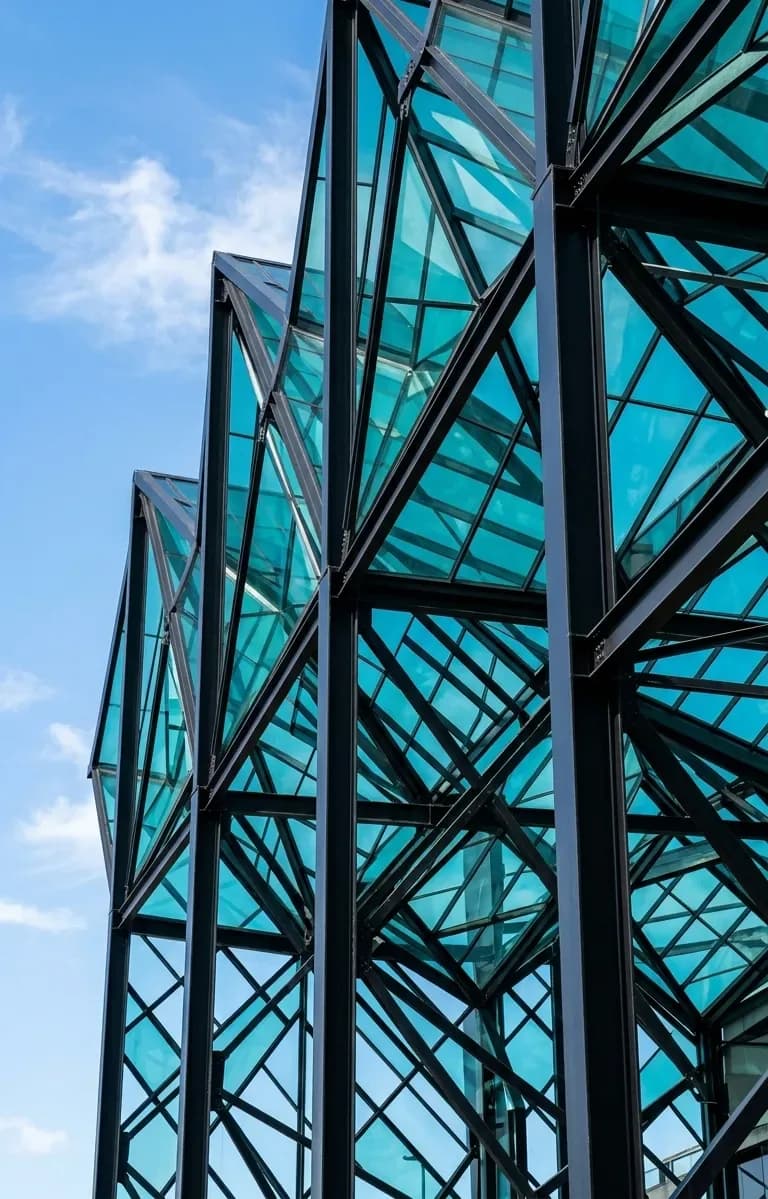 Glass atrium roof structure in aluminium framing