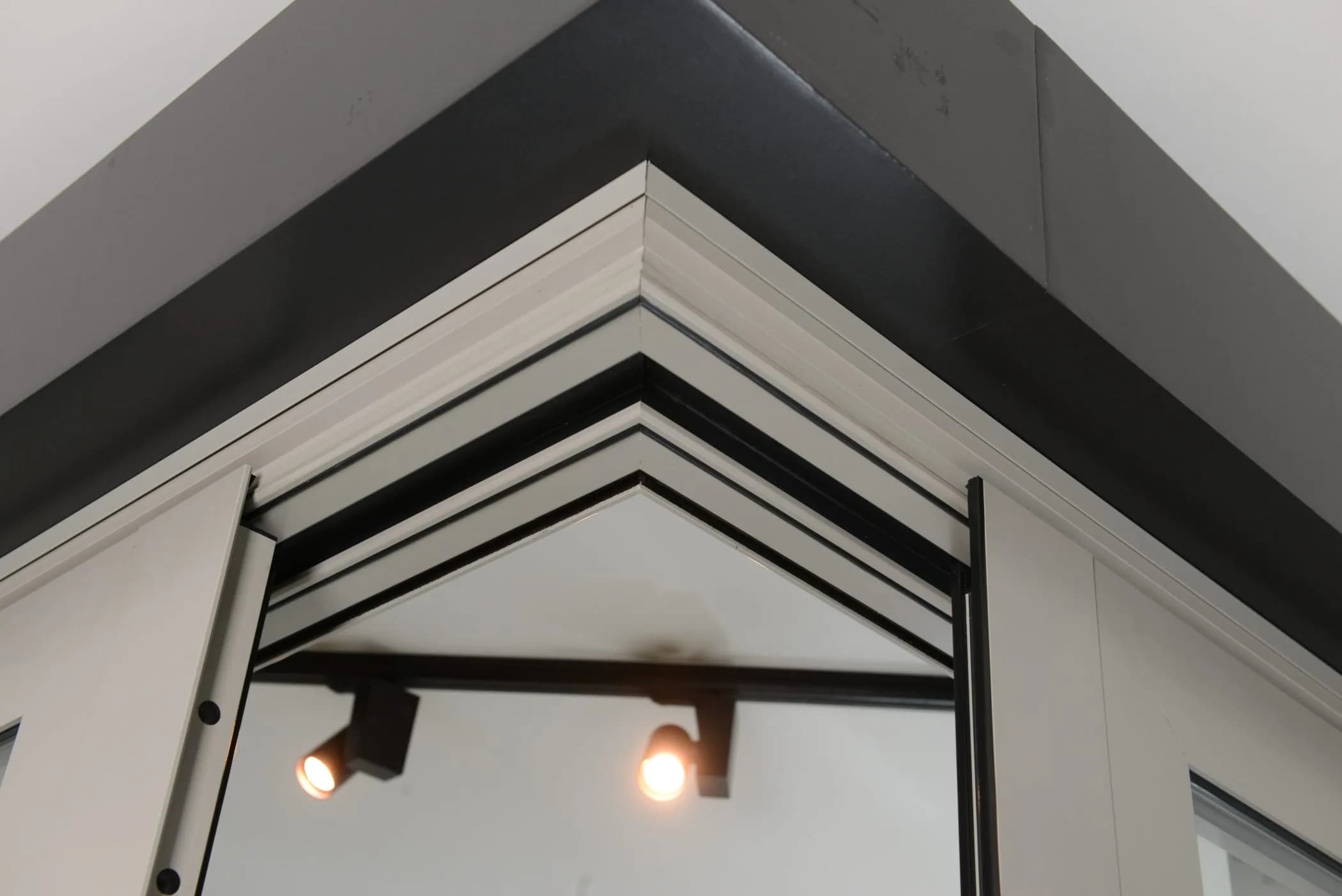 Possibility of angular construction for unobstructed view with the opening of the sashes