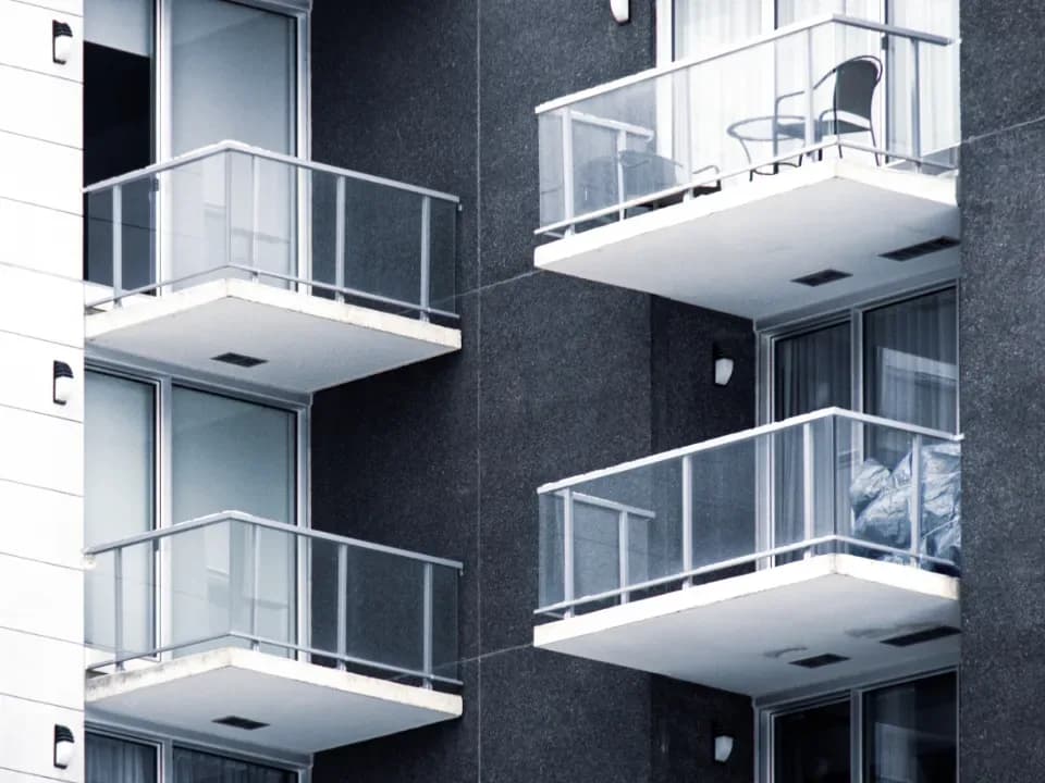 Luxury Apartments in London — Sliding doors & balustrades